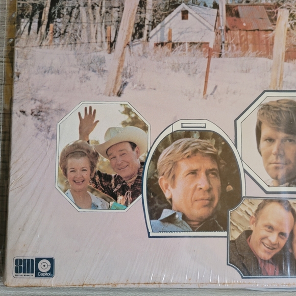 Christmas Country Style Vinyl LP - Various Artists Capitol Records - Picture 10 of 16